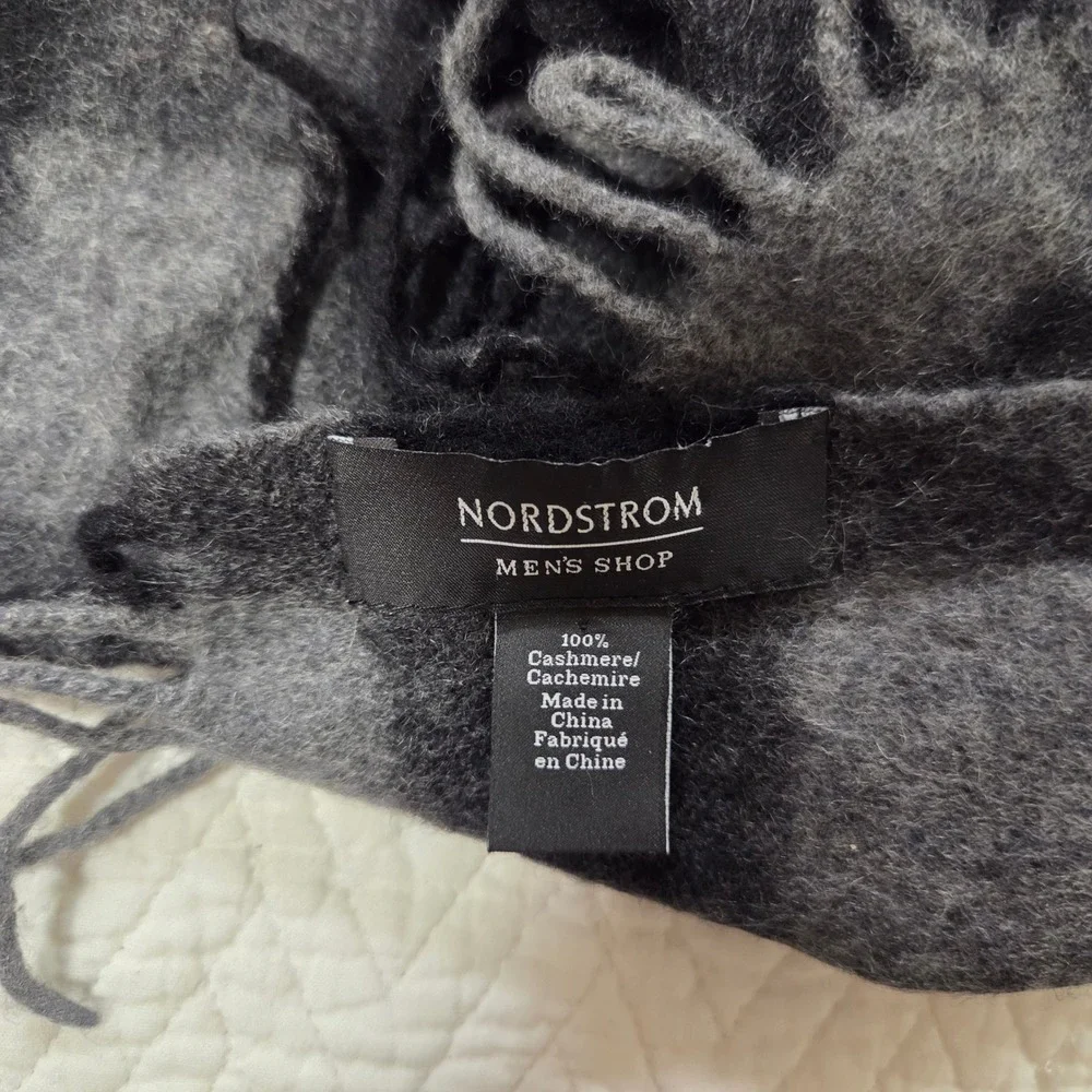 Nordstrom Mens Shop 100% Cashmere Scarf Black Grey Buffalo Check Plaid Fringe‎